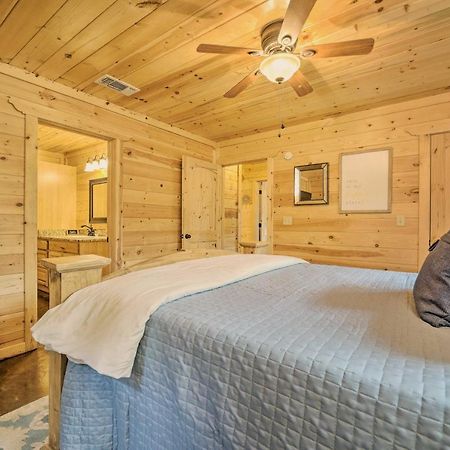 Cabin With Hot Tub And Games, 4 Mi To Beavers Bend! Broken Bow Exterior photo