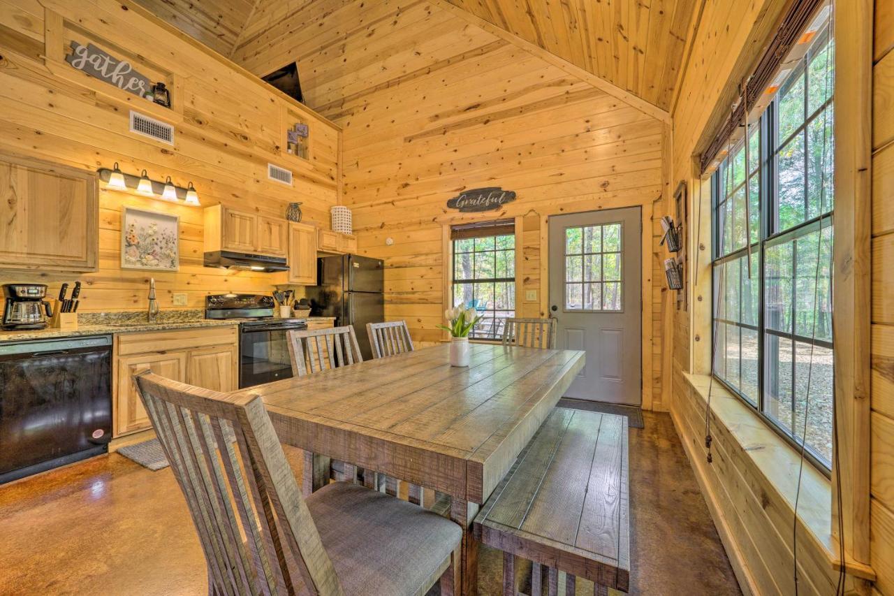 Cabin With Hot Tub And Games, 4 Mi To Beavers Bend! Broken Bow Exterior photo
