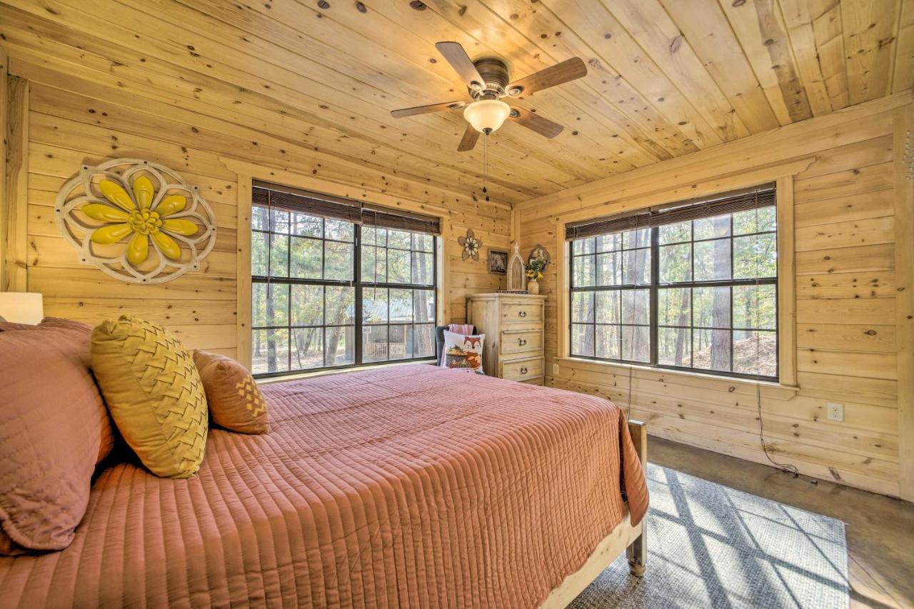 Cabin With Hot Tub And Games, 4 Mi To Beavers Bend! Broken Bow Exterior photo