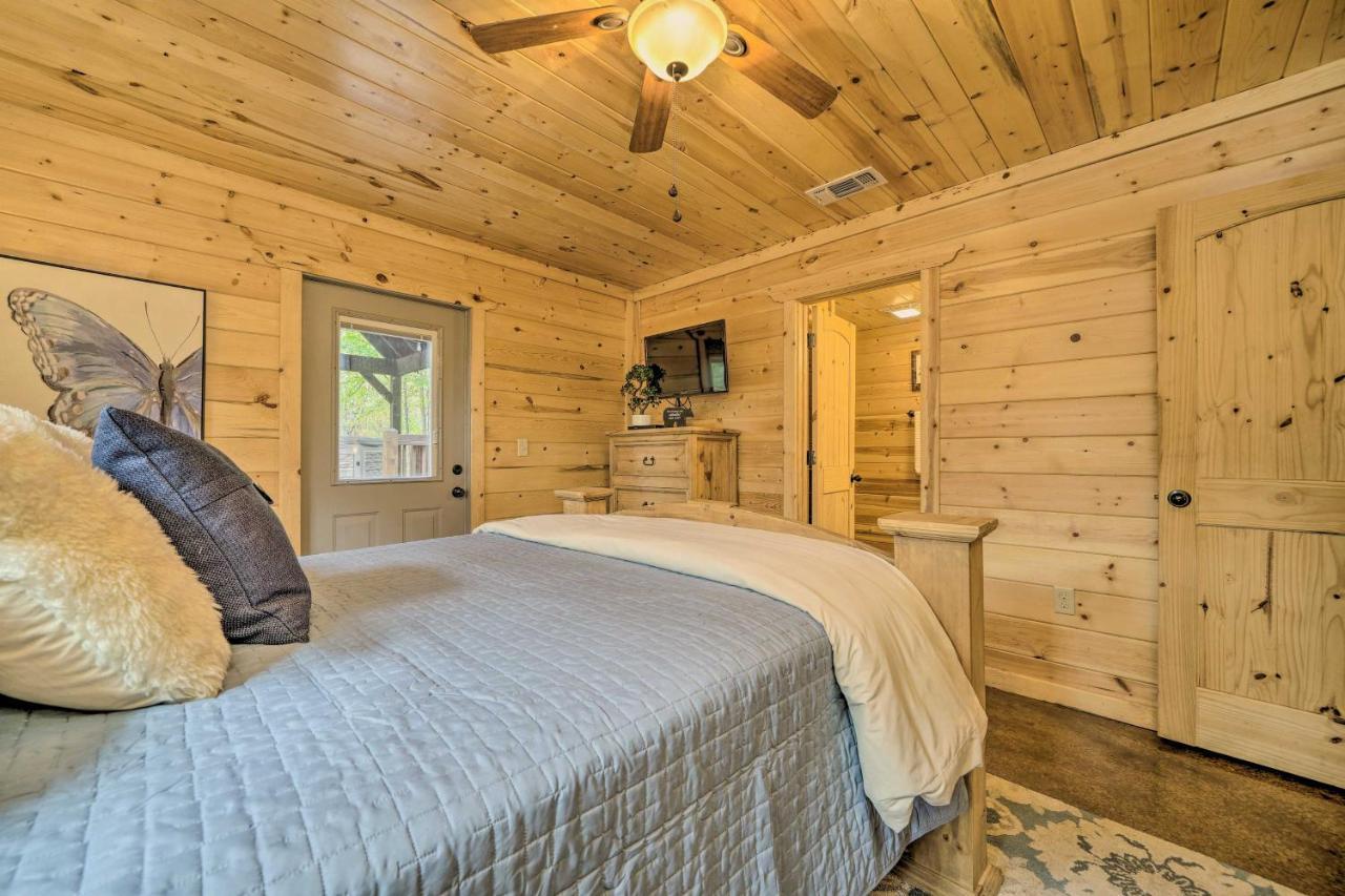 Cabin With Hot Tub And Games, 4 Mi To Beavers Bend! Broken Bow Exterior photo